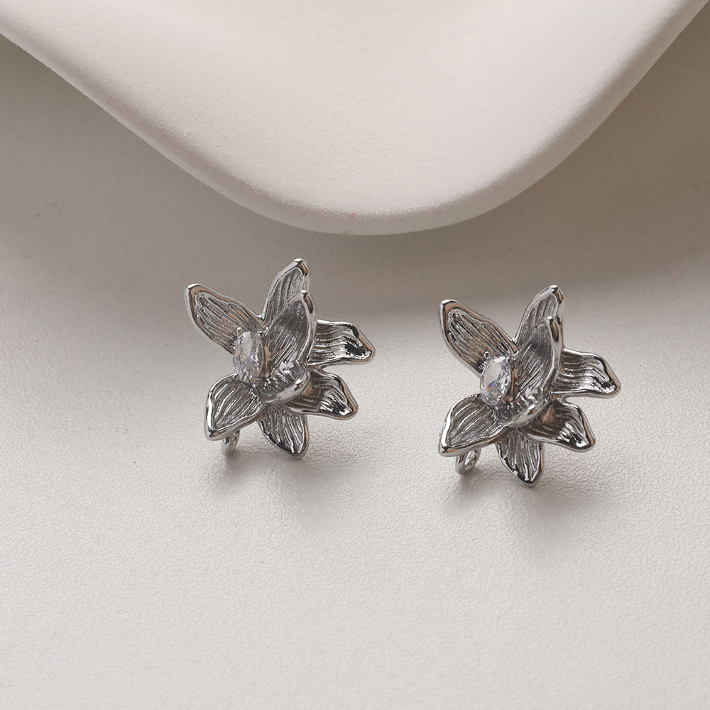 4PCS Dainty Flower Ear Studs E - Flower Supplies recension och pris