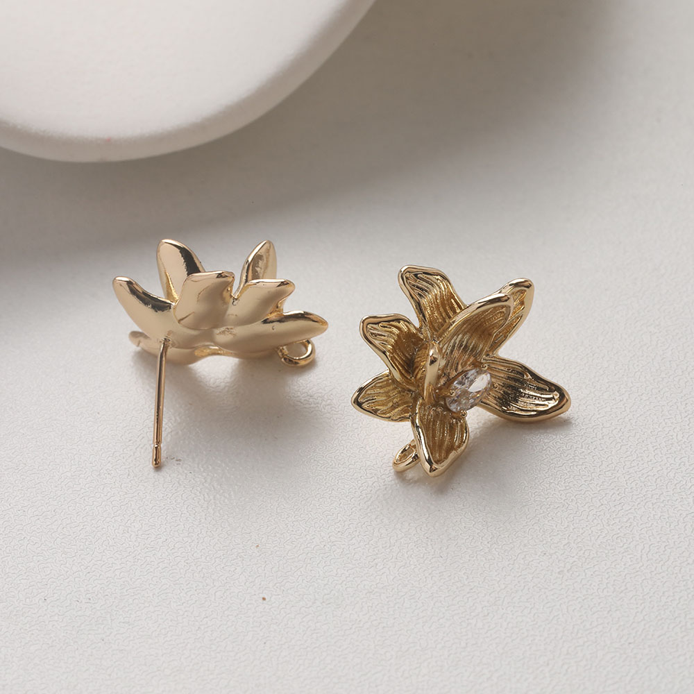4PCS Dainty Flower Ear Studs E - Flower Supplies recension och pris